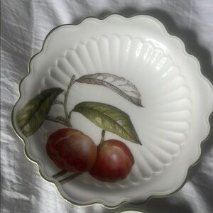 Villeroy and Boch Cascara Scalloped Plate 6.5" Diameter